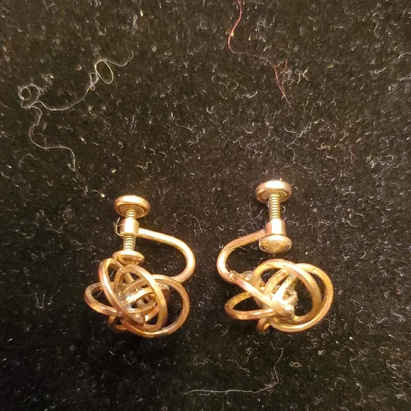 Elegant Vintage 12kt Gold Filled Love Knot Earrings - Picture 2 of 3